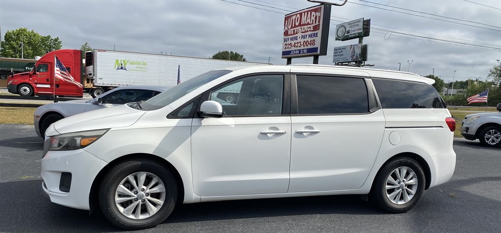 2016 Kia Sedona LX's photo