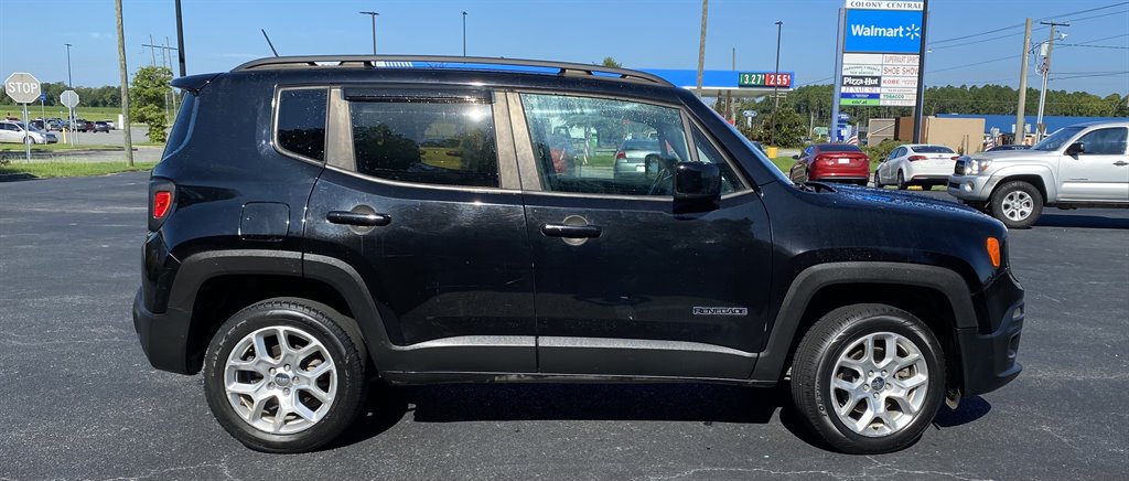 2017 Jeep Renegade Latitude's photo