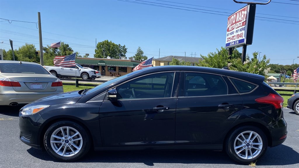 2017 Ford Focus 5 Door Hatch SE's photo